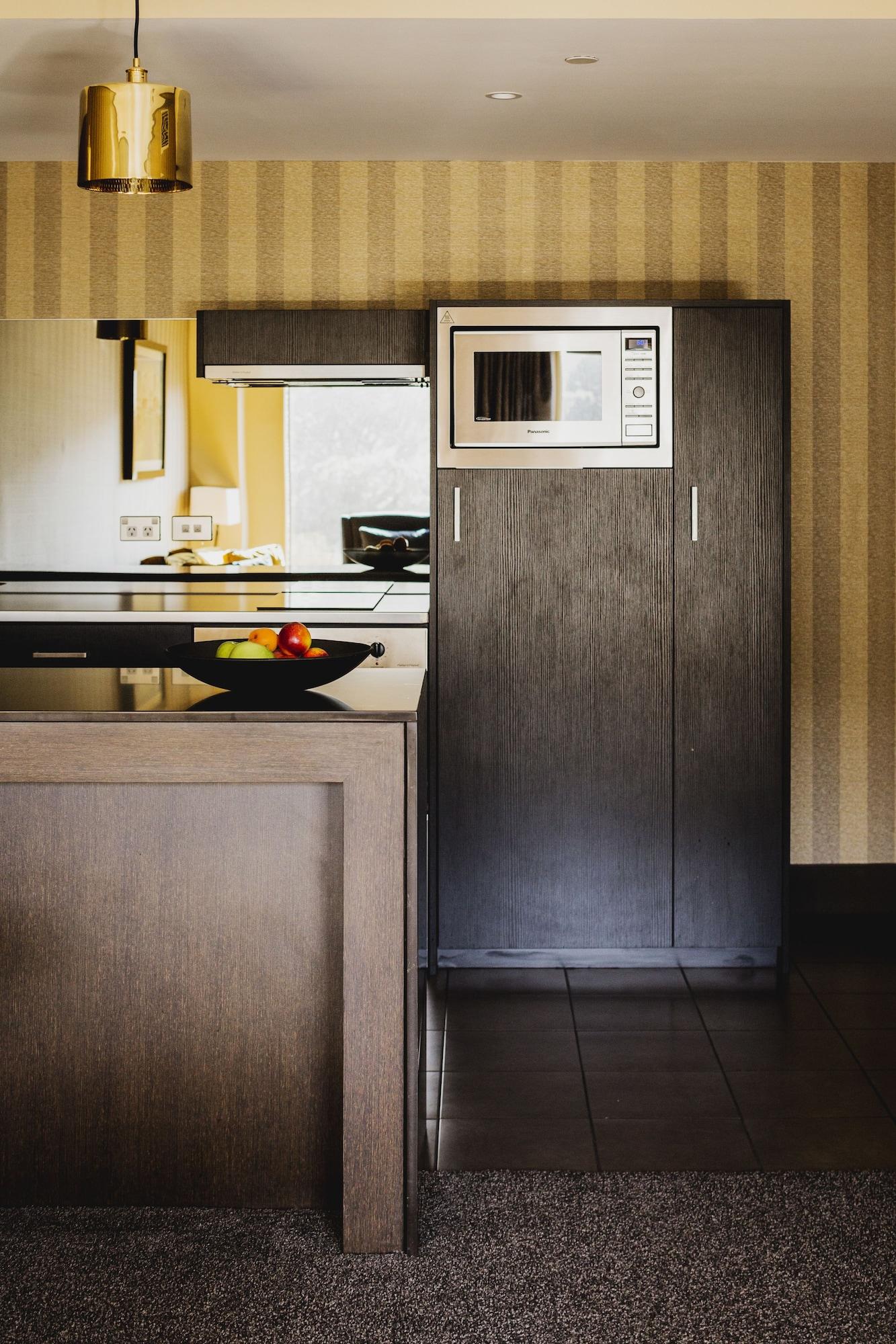 โบลตันโฮเต็ล Hotel เวลลิงตัน ภายนอก รูปภาพ A kitchen with a refrigerator