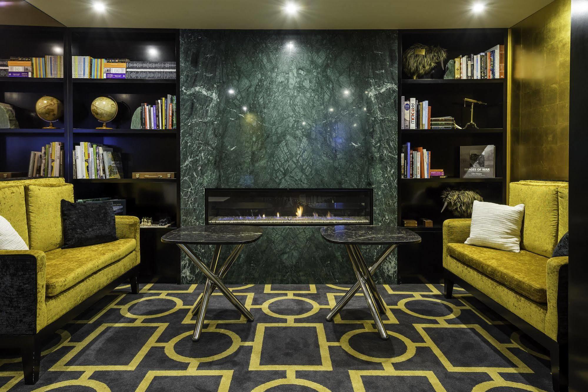 โบลตันโฮเต็ล Hotel เวลลิงตัน ภายนอก รูปภาพ The Library at The Ivy, Manchester
