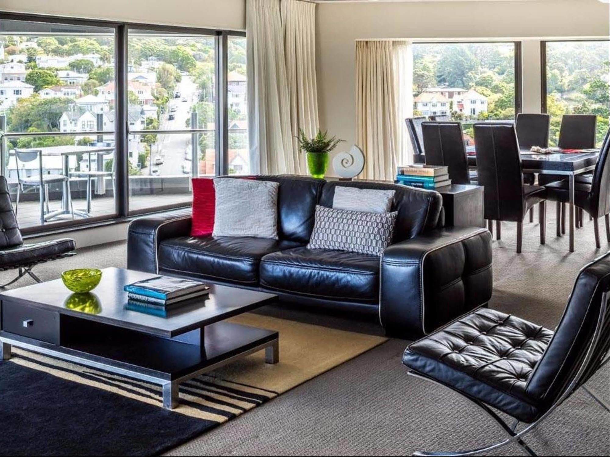 โบลตันโฮเต็ล Hotel เวลลิงตัน ภายนอก รูปภาพ A living room in a typical apartment